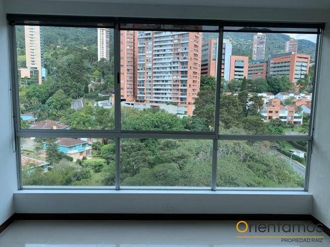 Oficina en  Arriendo en El Poblado, Medellín - Imagen 1