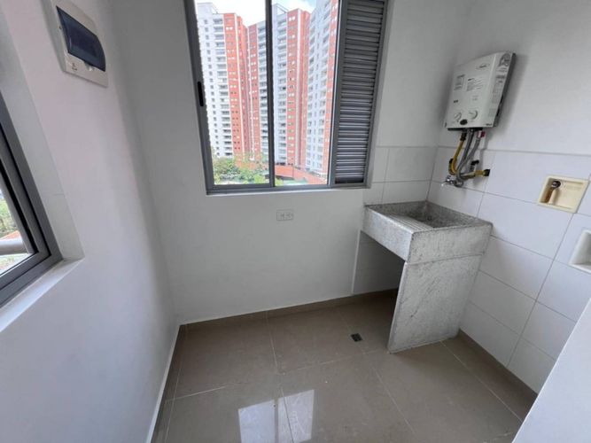 Apartamento en  Venta en Monteazul, Sabaneta - Miniatura 3