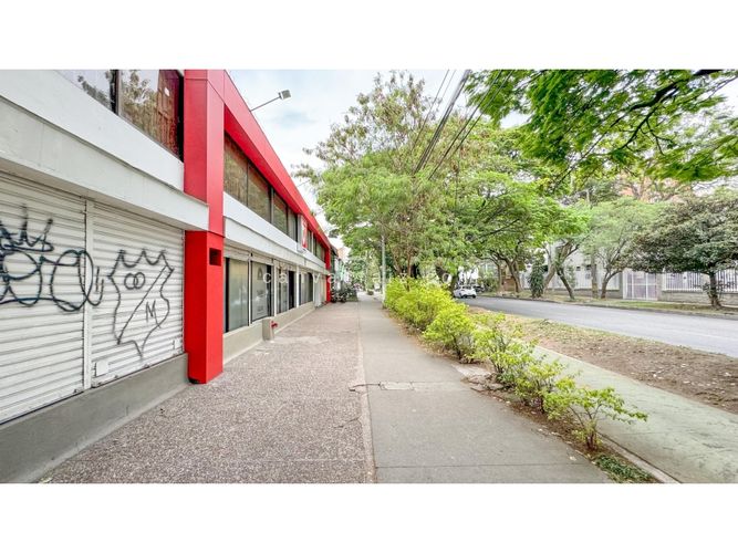 Edificio en  Venta en Medellín - Miniatura 2