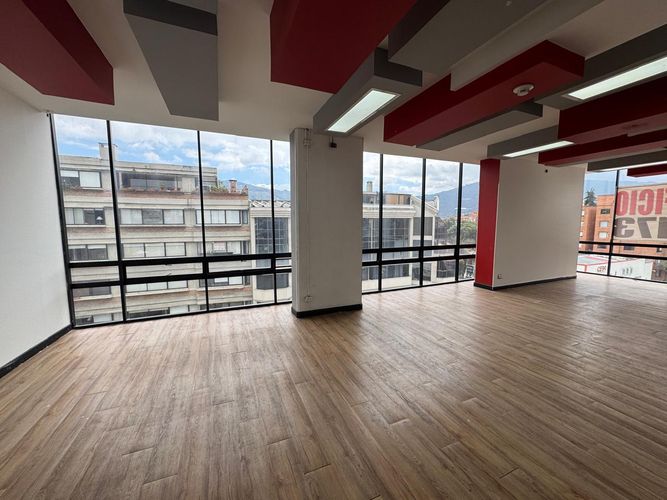 Edificio en  Arriendo en Santa Barbara, Bogotá - Miniatura 4