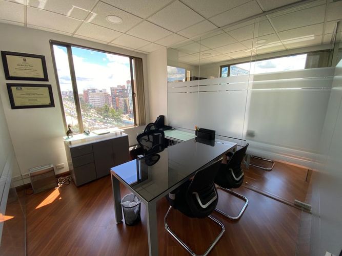Oficina en  Arriendo en Chicó Navarra, Bogotá - Miniatura 2