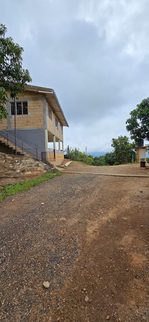 Finca en  Venta en Calucata, La mesa - Miniatura 2