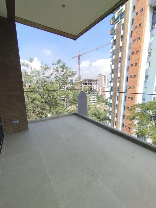 Apartamento en  Arriendo en Castropol, Medellín - Miniatura 5