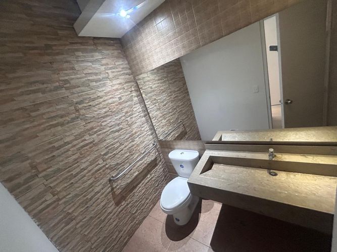 Local en  Venta en Santa Barbara, Bogotá - Miniatura 23