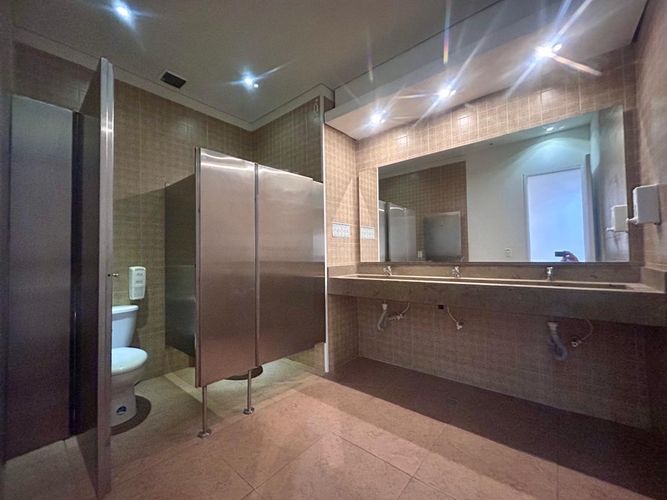 Local en  Venta en Santa Barbara, Bogotá - Miniatura 25