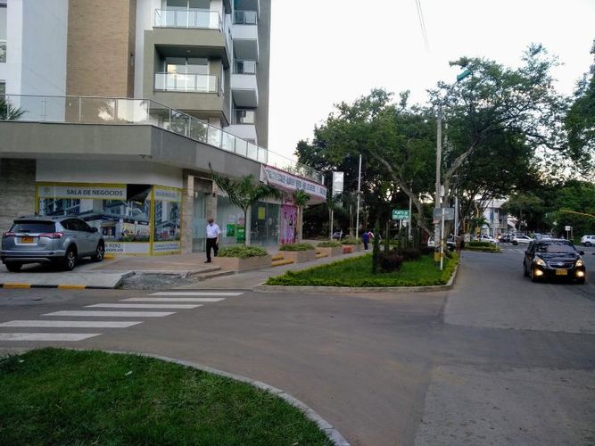 Local en arriendo en Cañaveralejo, Cali - Miniatura 2