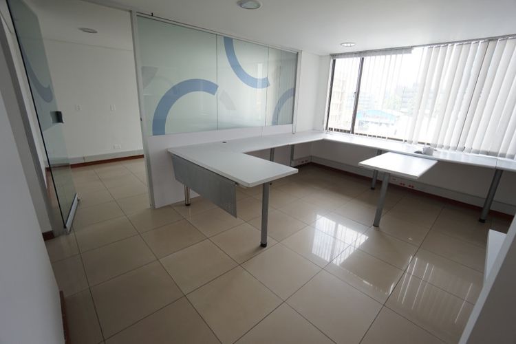 Oficina en  Arriendo en Santa Barbara, Bogotá - Miniatura 12