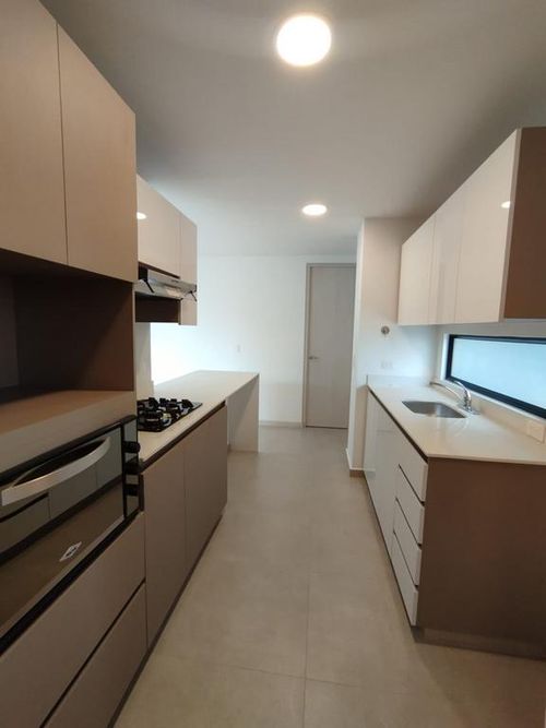 Apartamento en  Arriendo en Castropol, Medellín - Miniatura 5