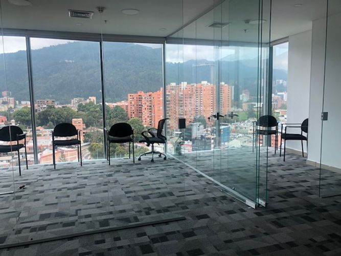 Oficina en  Arriendo en Santa Paula, Bogotá - Imagen 1