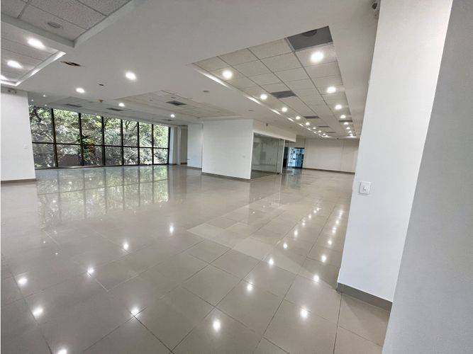Local en  Arriendo en Milla de Oro, Medellín - Miniatura 6