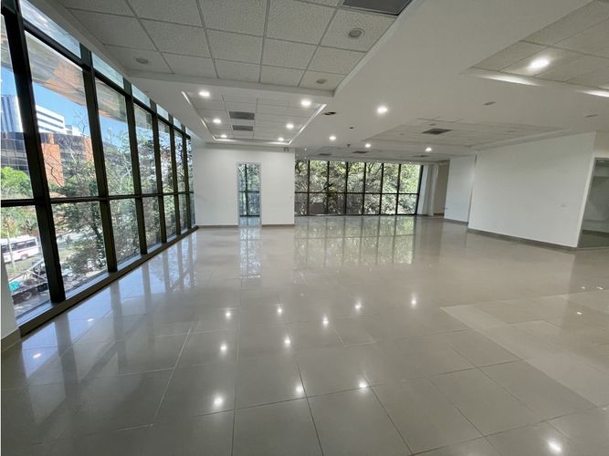 Local en  Arriendo en Milla de Oro, Medellín - Miniatura 7