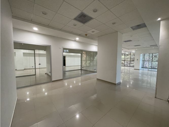 Local en  Arriendo en Milla de Oro, Medellín - Miniatura 11