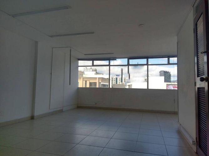 Oficina en  Arriendo en Bogotá - Miniatura 3