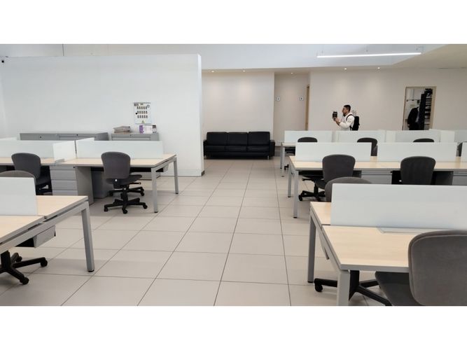 Oficina en  Arriendo en Engativa, Bogotá - Miniatura 2