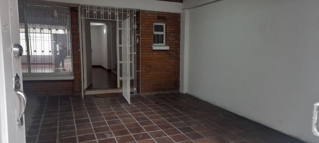 Casa en  Arriendo en Santa Paula, Bogotá - Imagen 1