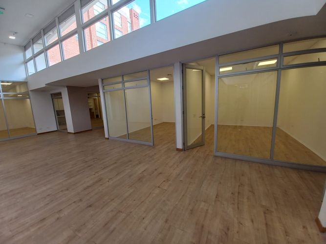 Oficina en  Arriendo en Santa barbara occidental, Bogotá - Miniatura 6