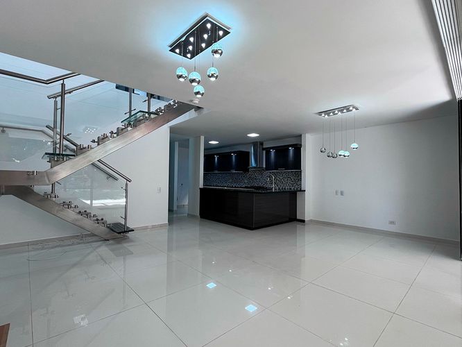 Casa en  Arriendo en Envigado - Miniatura 2