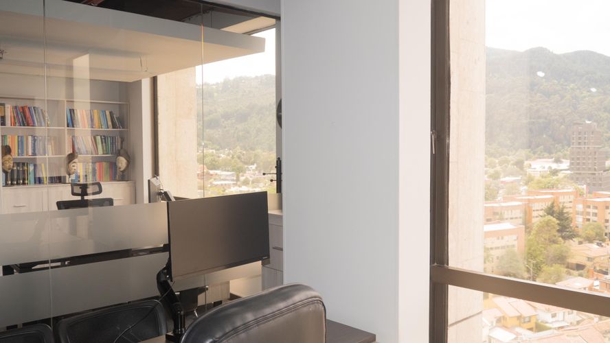 Oficina en  Arriendo en Santa Barbara, Bogotá - Miniatura 2