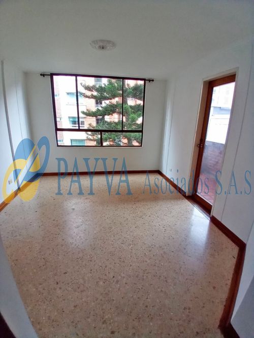 Apartamento en arriendo en Laureles, Medellín - Miniatura 3