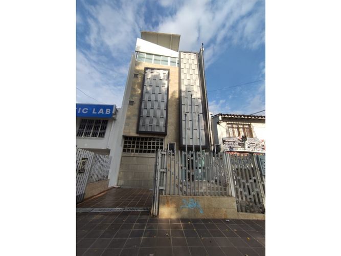 Edificio en arriendo en Los cambulos, Cali - Imagen 1