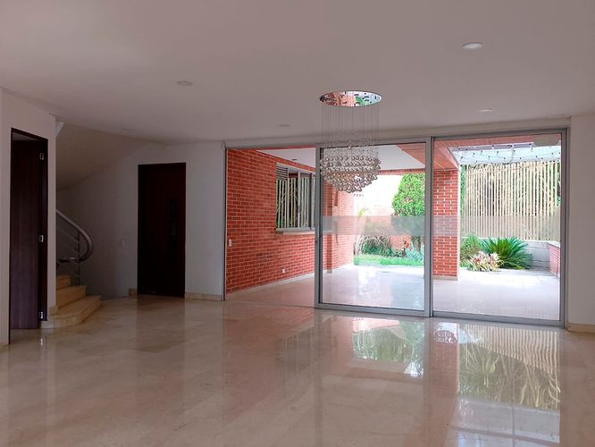 Casa en  Arriendo en El Poblado, Medellín - Imagen 1