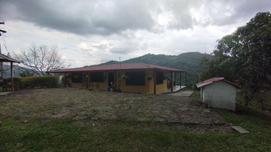 Finca en  Venta en Bogotá - Miniatura 2