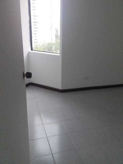 Apartamento en  Arriendo en Loma De San Julian, Medellín - Miniatura 5