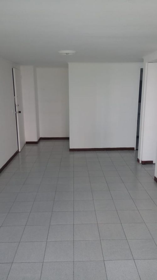 Apartamento en  Arriendo en Loma De San Julian, Medellín - Miniatura 15