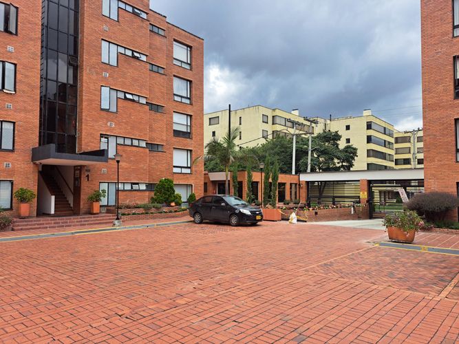 Apartamento en  Venta en Santa barbara central, Bogotá - Imagen 1