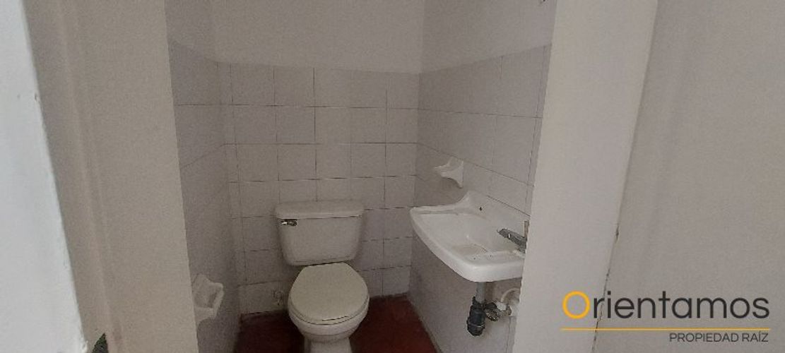 Local en  Arriendo en Laureles, Medellín - Miniatura 9