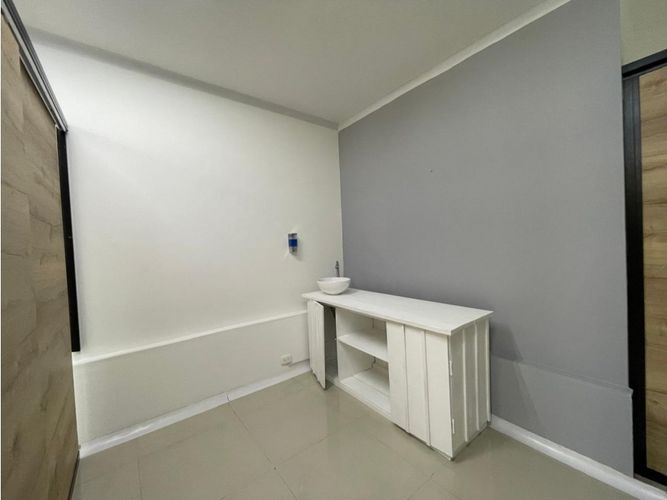 Local en  Arriendo en Milla de Oro, Medellín - Miniatura 3