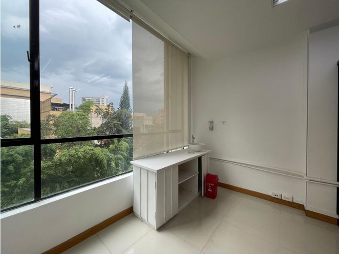 Local en  Arriendo en Milla de Oro, Medellín - Miniatura 7