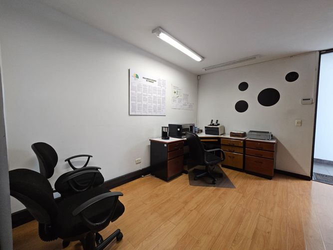 Oficina en  Arriendo en Santa barbara alta, Bogotá - Miniatura 2