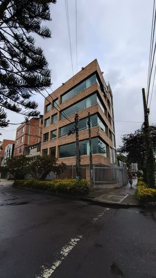 Edificio en  Arriendo en San luis, Bogotá - Imagen 1