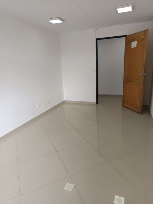 Oficina en  Arriendo en Centro, Medellín - Miniatura 2