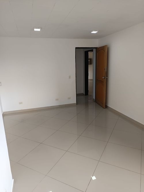 Oficina en  Arriendo en Centro, Medellín - Miniatura 2