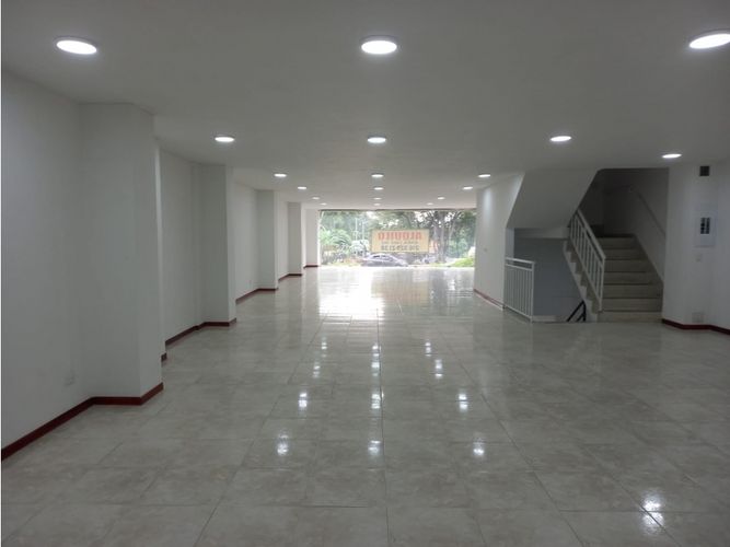Edificio en  Arriendo en Versalles - Miniatura 3