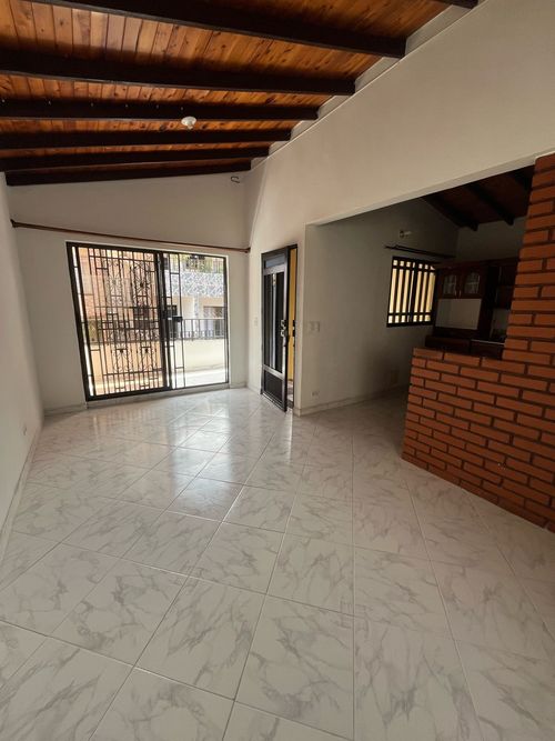 Casa en  Arriendo en Cabañitas, Medellín - Miniatura 3
