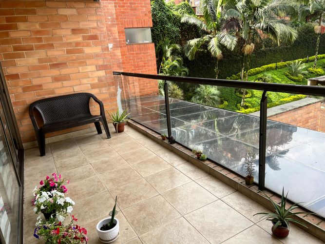 Apartamento en  Venta en El Poblado, Medellín - Miniatura 2