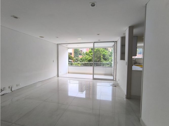Apartamento en  Venta en Castropol, Medellín - Miniatura 3