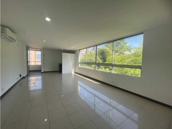 Oficina en  Arriendo en Las lomas no.1, Medellín - Miniatura 2