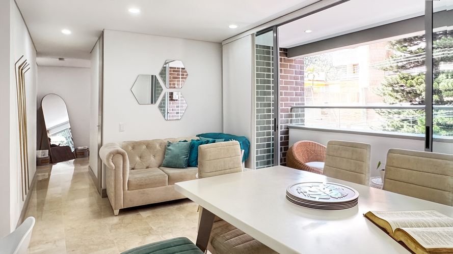 Apartamento en  Venta en Laureles, Medellín - Miniatura 2