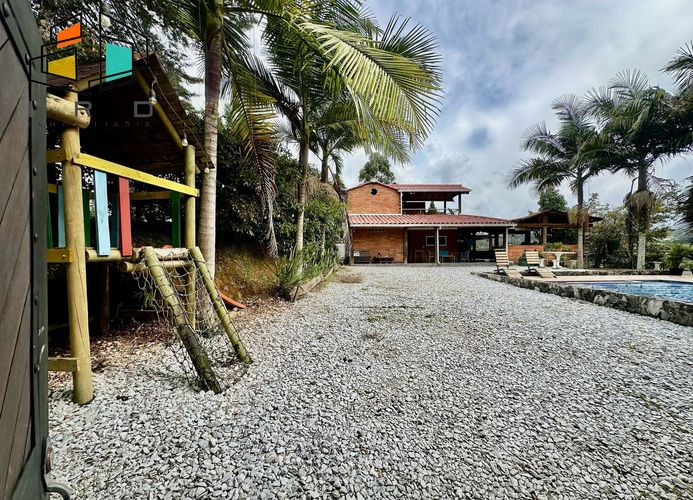 Finca en  Arriendo en Peñol - Miniatura 7