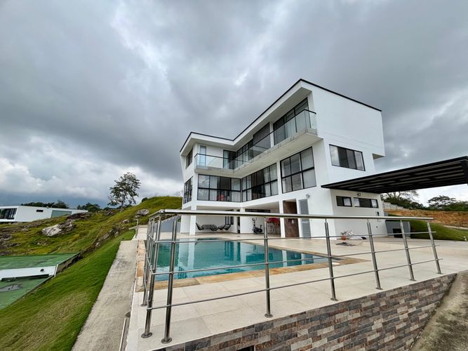 Casa en  Venta en Ruitoque Alto, Floridablanca - Miniatura 2