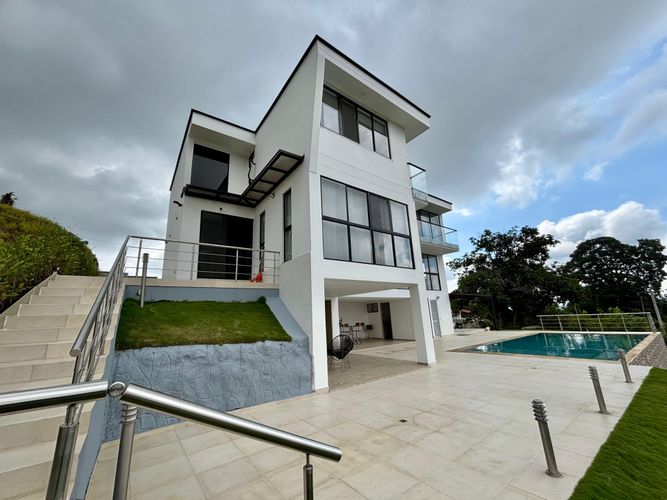 Casa en  Venta en Ruitoque Alto, Floridablanca - Miniatura 4