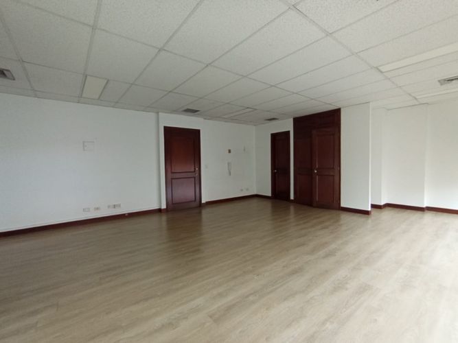 Oficina en  Arriendo en Milla de Oro, Medellín - Miniatura 4
