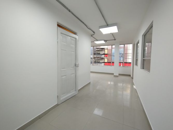 Oficina en  Arriendo en Toberin, Bogotá - Miniatura 4
