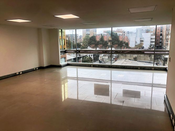 Oficina en  Arriendo en Santa Barbara, Bogotá - Miniatura 3