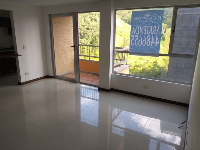 Apartamento en  Arriendo en Loma De San Julian, Medellín - Miniatura 7