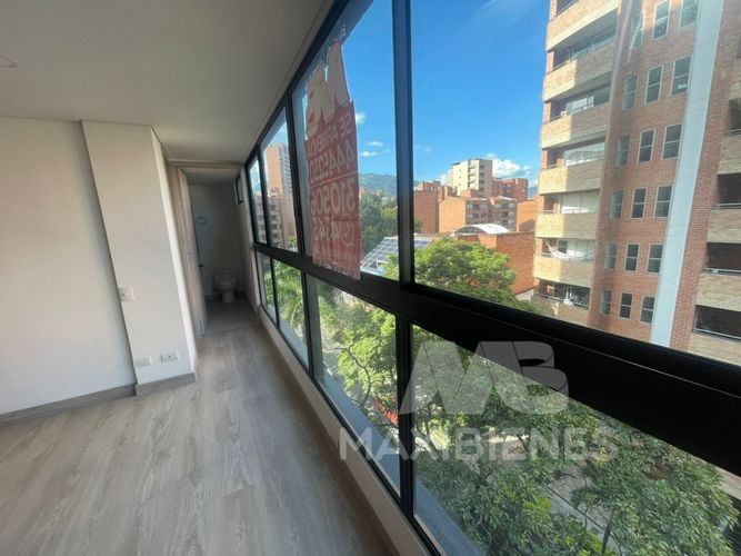 Apartaestudio en  Arriendo en Laureles, Medellín - Miniatura 3